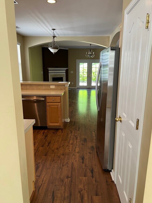 Building Photo - 14328 Laurel Tree Ln