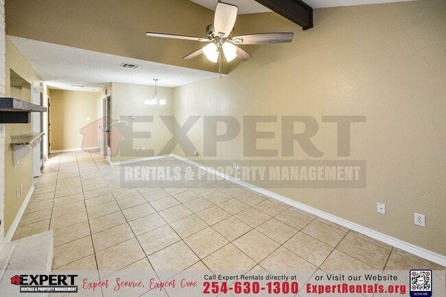 Building Photo - 1233 Royal Crest Dr