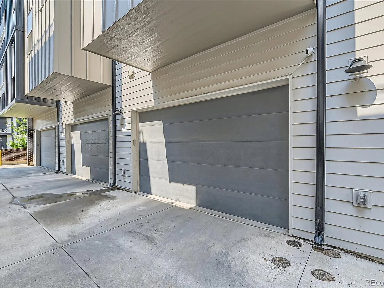 Building Photo - 1284 Stuart St
