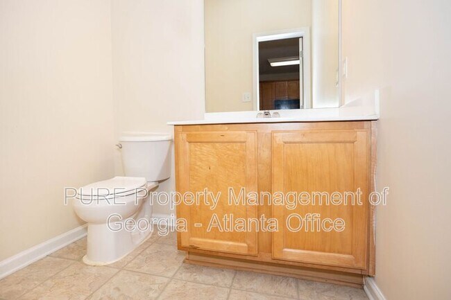 Building Photo - 1750 Heights Cir