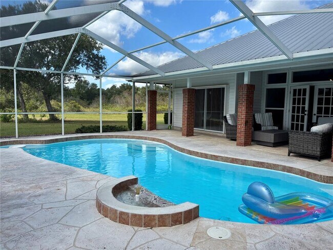 Building Photo - 1950 Bern Creek Loop