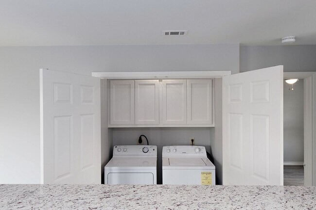 Building Photo - College Station home with stalls and arena on site!