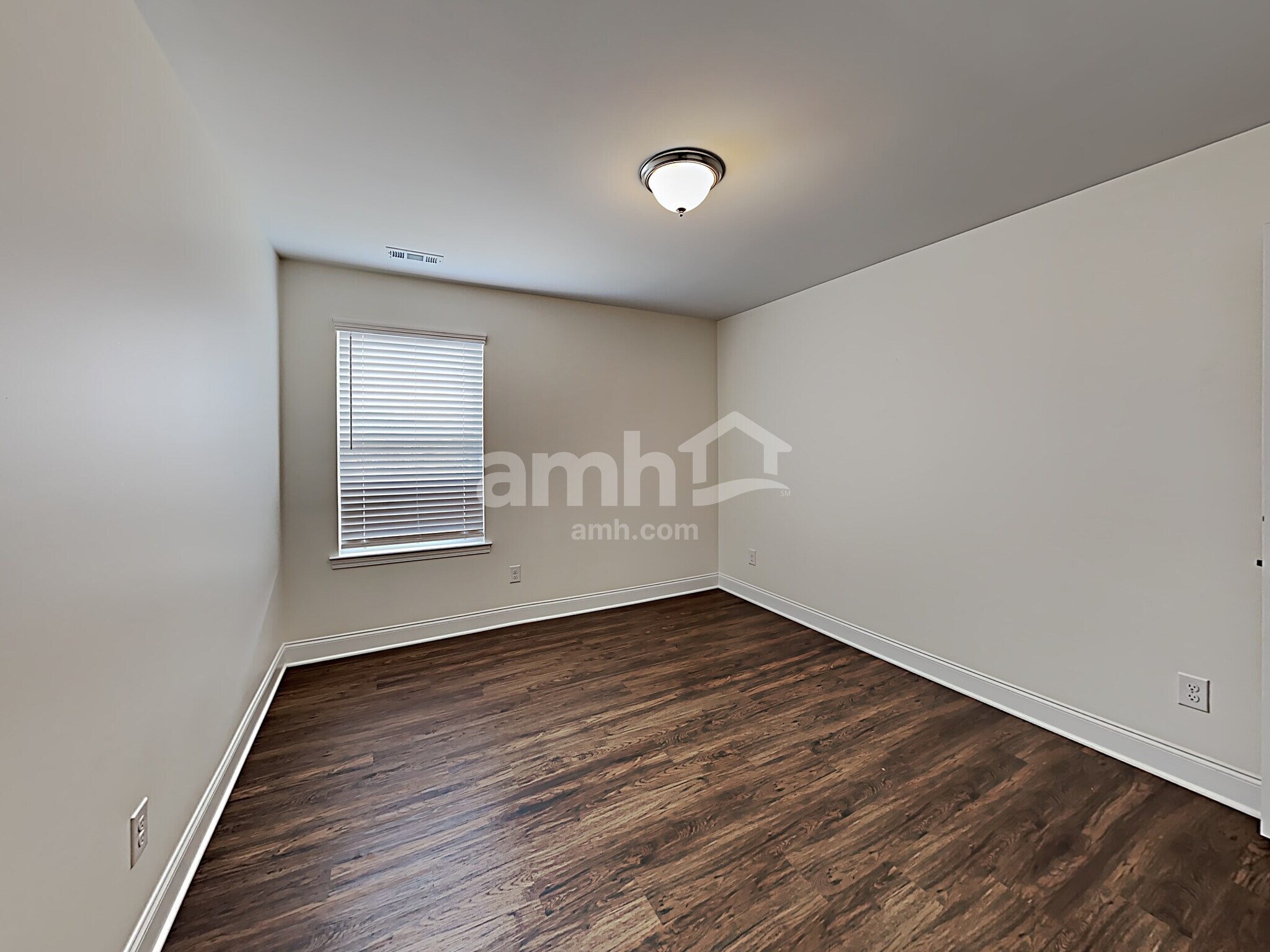 Building Photo - 406 Otter Trail