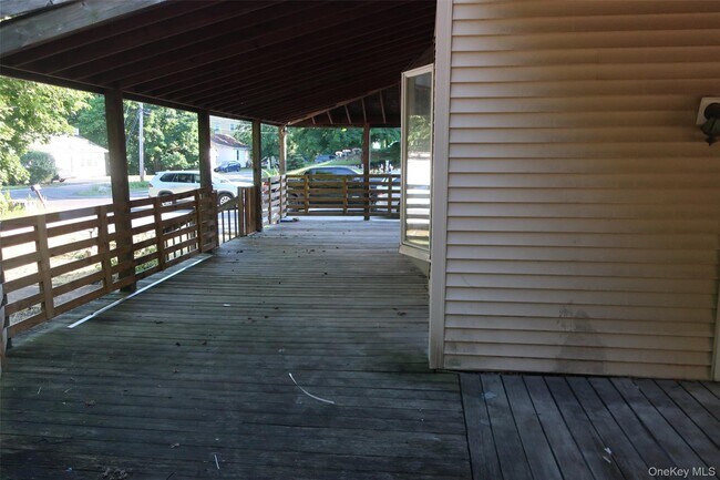 Building Photo - 9 Conklin Ln