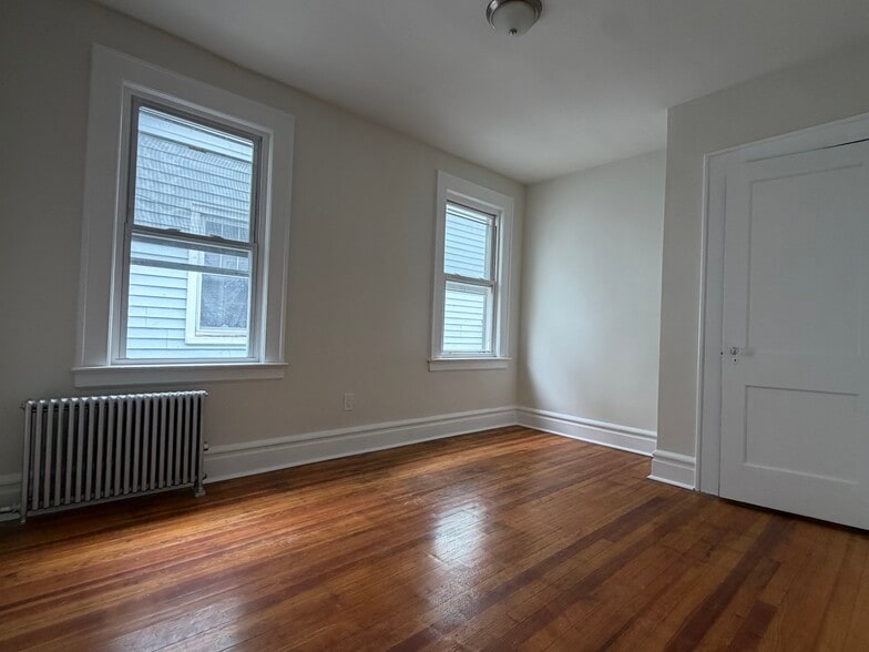 Building Photo - 65 Durand Pl