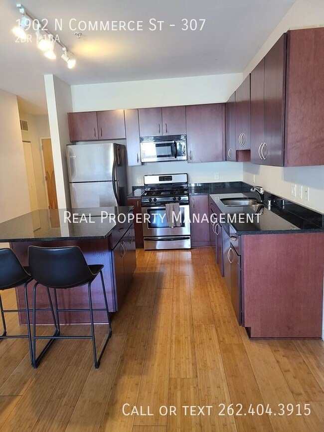 Building Photo - 1902 N Commerce St