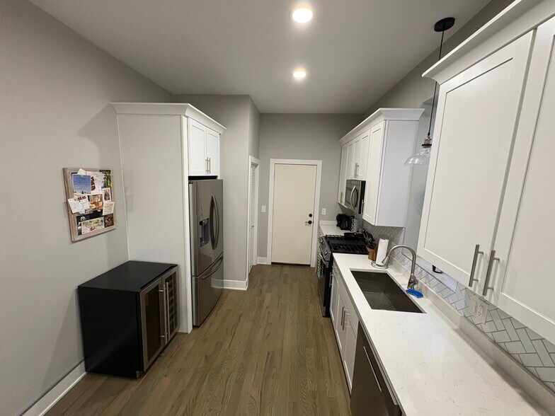 Building Photo - 1933 W Ohio St