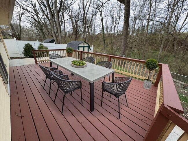 Building Photo - 5754 Nightingale Ct