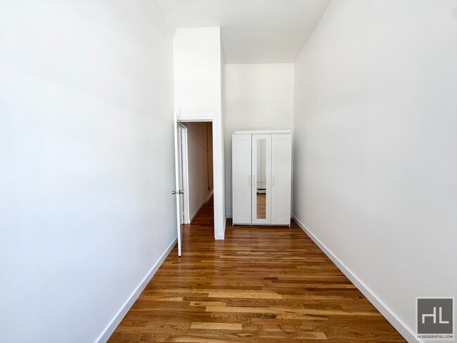 Building Photo - BROADWAY