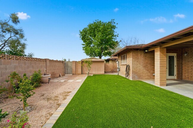 Building Photo - Welcome to this beautiful 4-bedroom, 3-bathroom home in Tempe Arizona!