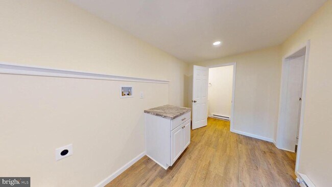 Building Photo - 824 Kintner Rd