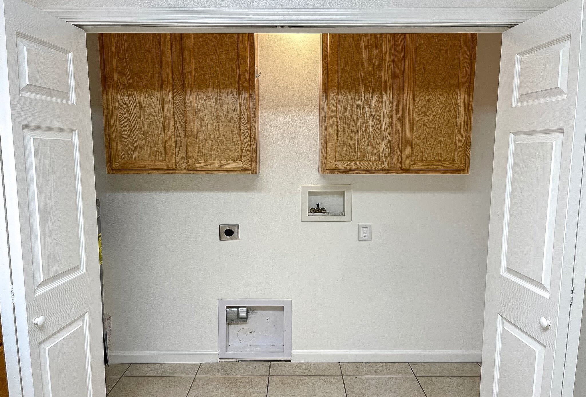 Building Photo - 14 E 400 S