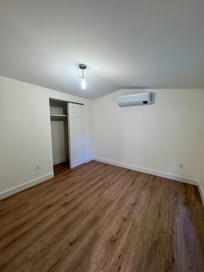 Building Photo - Renovated 2-bedroom Single Family in Dover, NH! | Heated Floors! | $300 Off/month until June 2026!