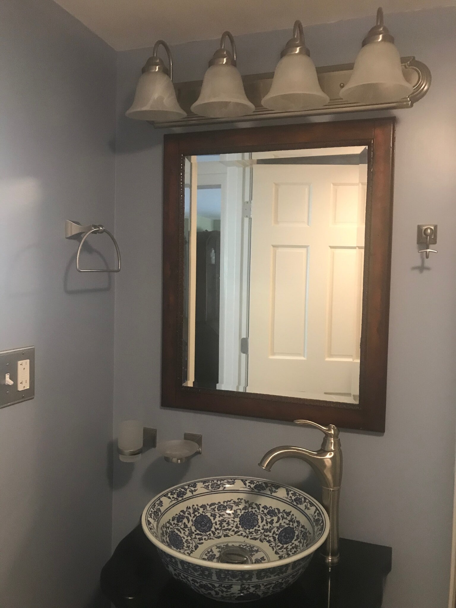 Bathroom - 82 High St