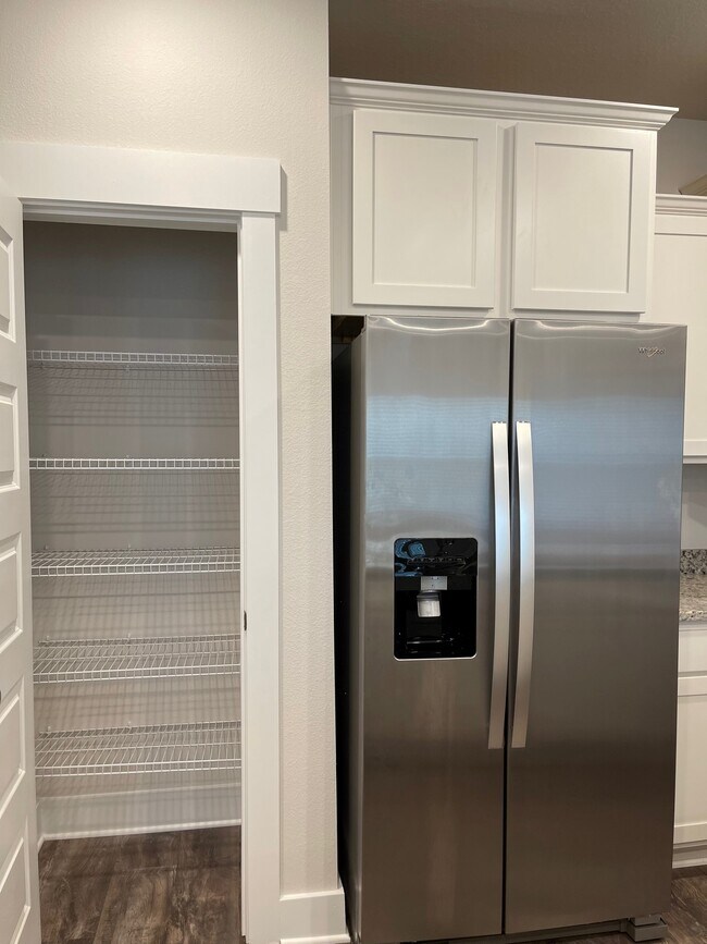 Building Photo - 1630 Iroquois Ct