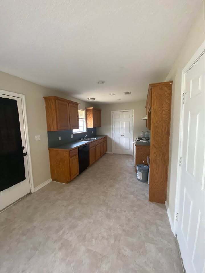 Building Photo - 600 N 5th St