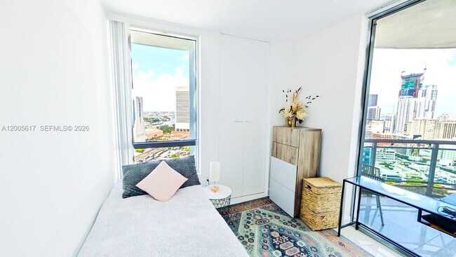 Building Photo - 350 S Miami Ave