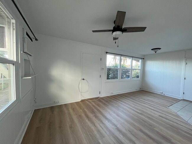 Building Photo - 371 Kalua Rd