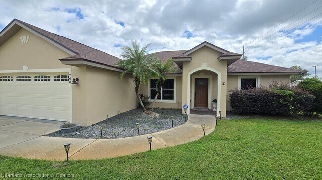 Building Photo - 268 Grosbeak Ave
