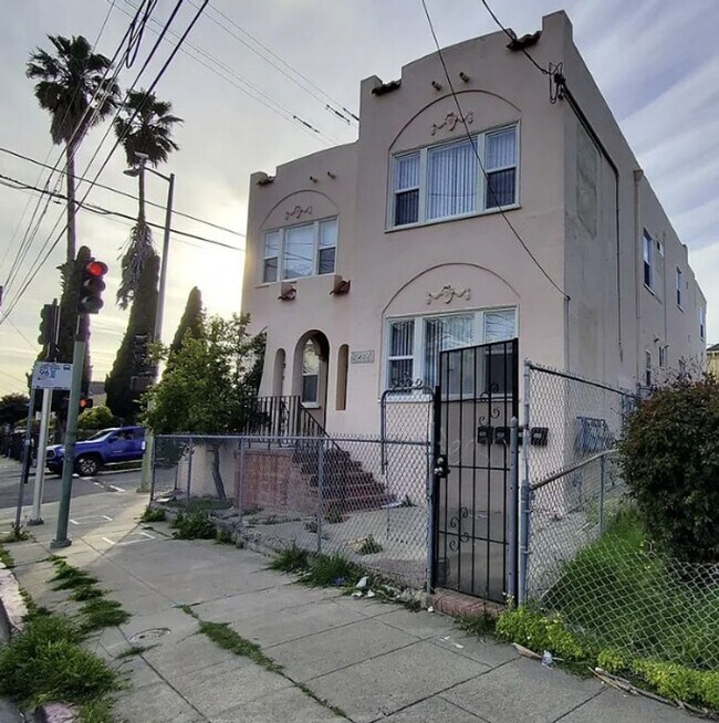 Primary Photo - 2401 14th Ave