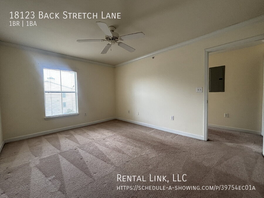 Building Photo - 18123 Back Stretch Ln