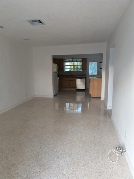 Building Photo - 4900 SW 28th Ter