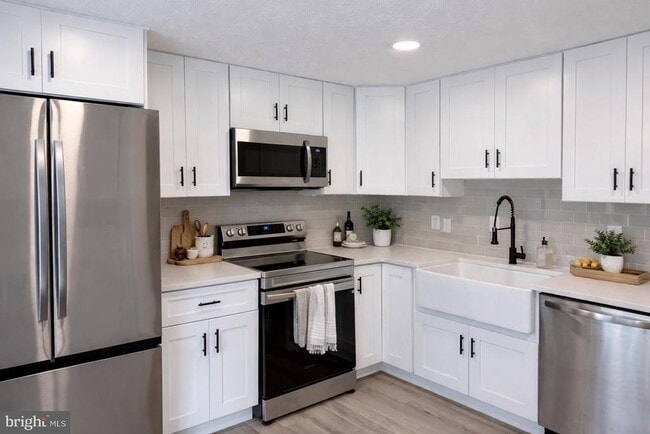 Building Photo - 4681 Whitely Ct