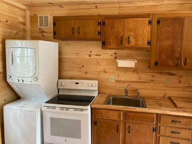 Building Photo - 11 Newhall St