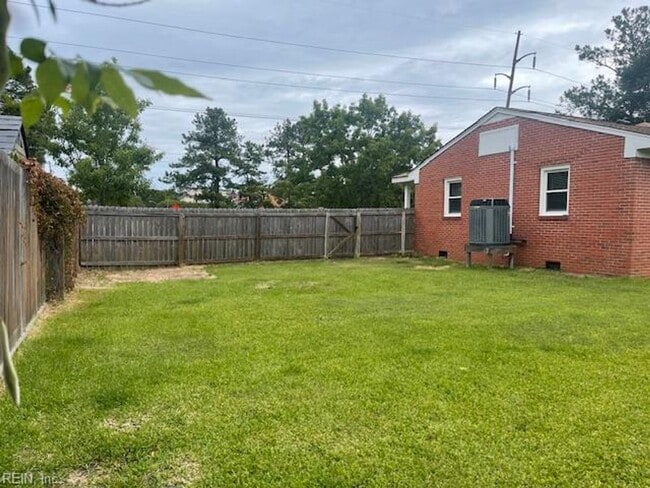 Building Photo - FOR RENT - SHORE DR / BAY AREA VIRGINIA BE...