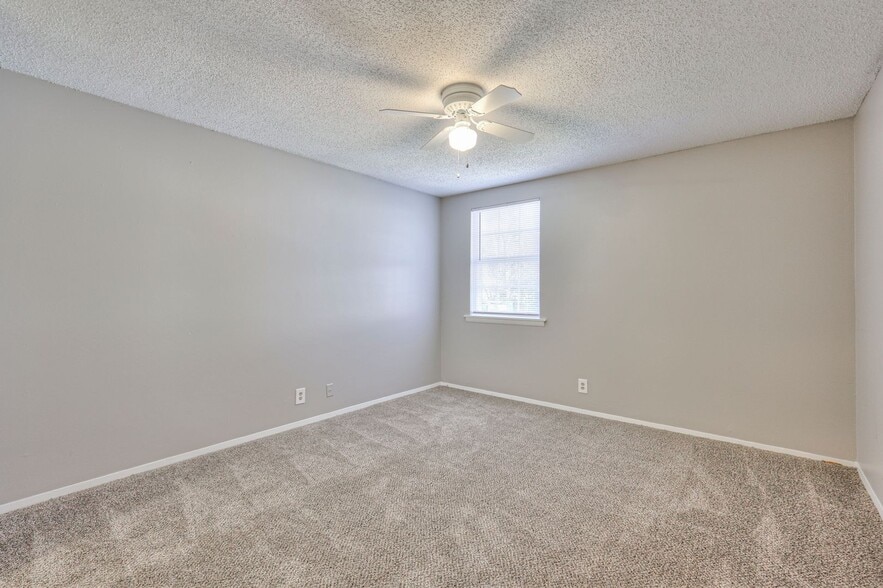 Interior Photo - Solana at Brentwood