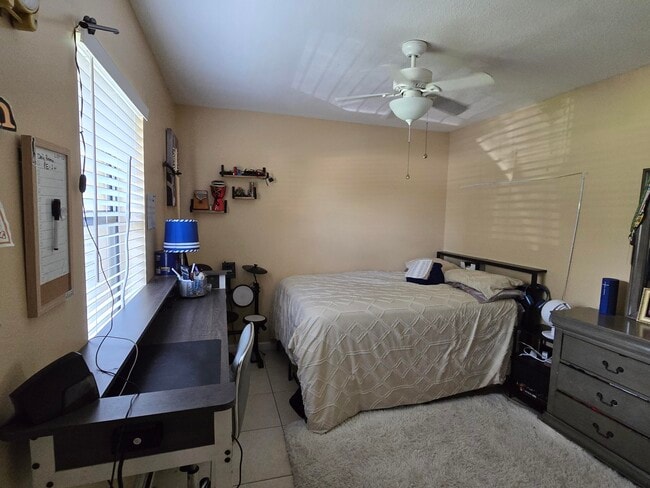 Building Photo - 1155 White Pine Dr