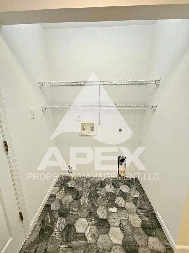 Building Photo - 8705 Trapper Ln