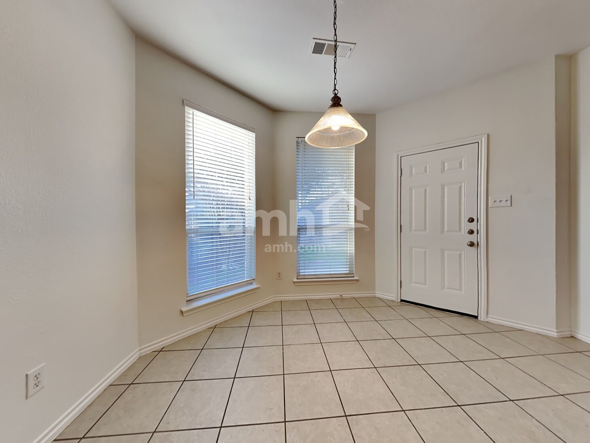 Building Photo - 2609 Alpena Dr
