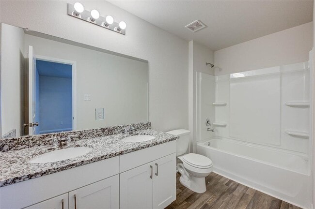 Building Photo - 10042 Cerritos dr