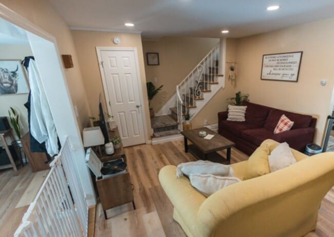 Building Photo - Remodeled 2BR House