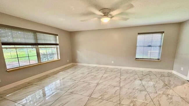 Building Photo - 4-Bedroom / 2-Bathroom Home in Palm Coast