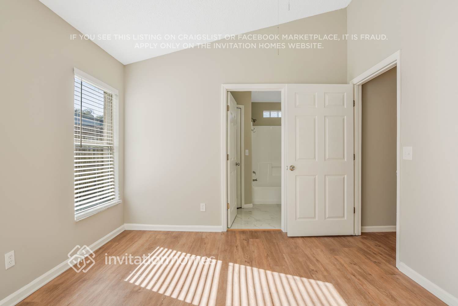 Building Photo - 4920 Aventura Blvd