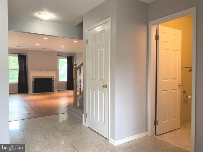 Primary Photo - 14 Nathan Ct