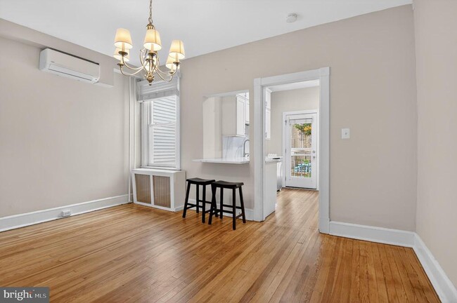 Building Photo - 747 Kentucky Ave SE