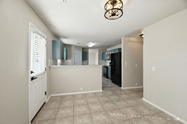 Building Photo - 3933 Brook Hollow Dr