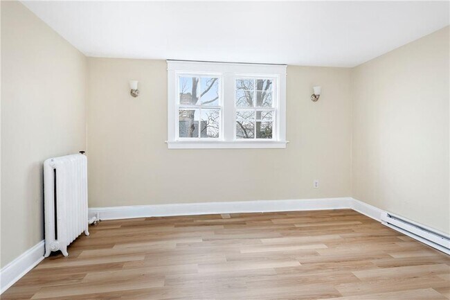 Building Photo - 427 Spring St