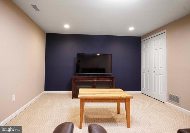Building Photo - 26 Alderman Ct