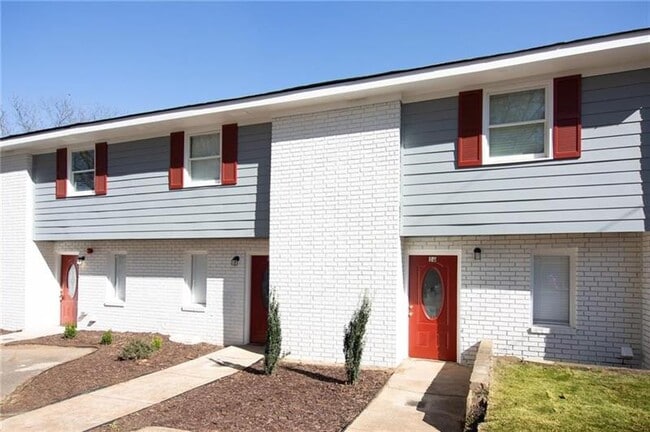 Building Photo - 3241 Turner St