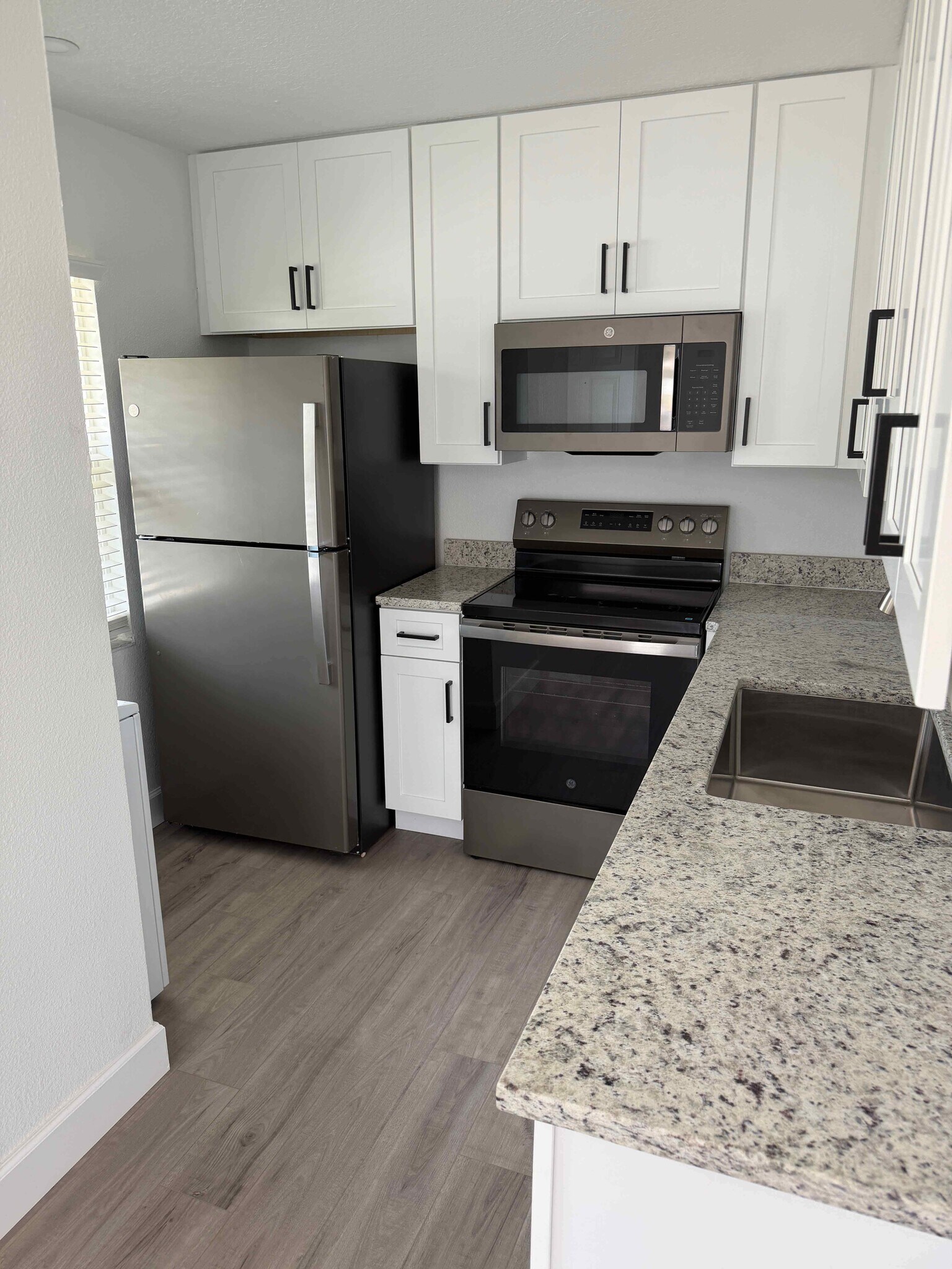 Building Photo - 11803 Alafaya Woods Ct