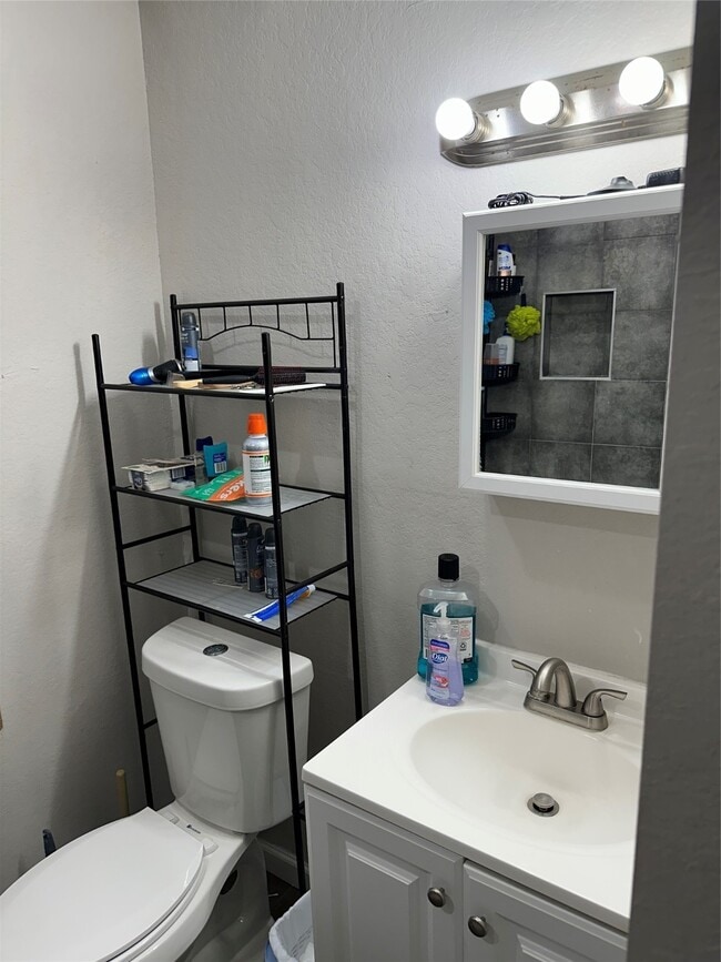 Building Photo - 2922 Randolph Rd