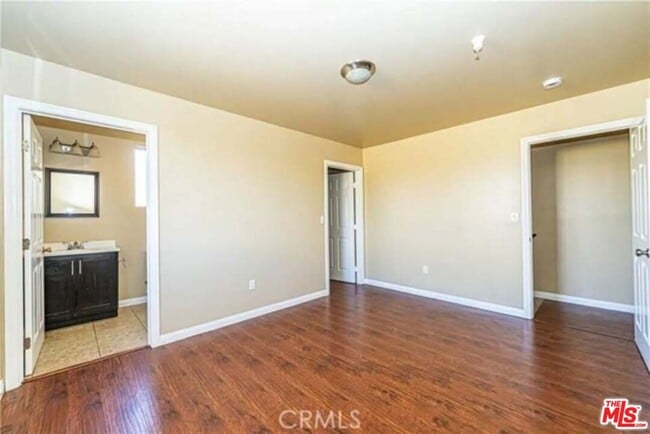 Building Photo - 10605 Avalon Blvd