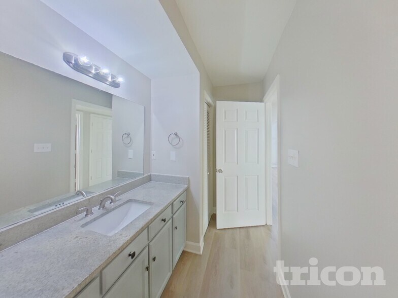 Building Photo - 8104 Lighthouse Way