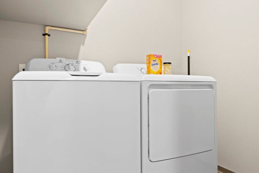 Building Photo - 7200 N 91st Ave