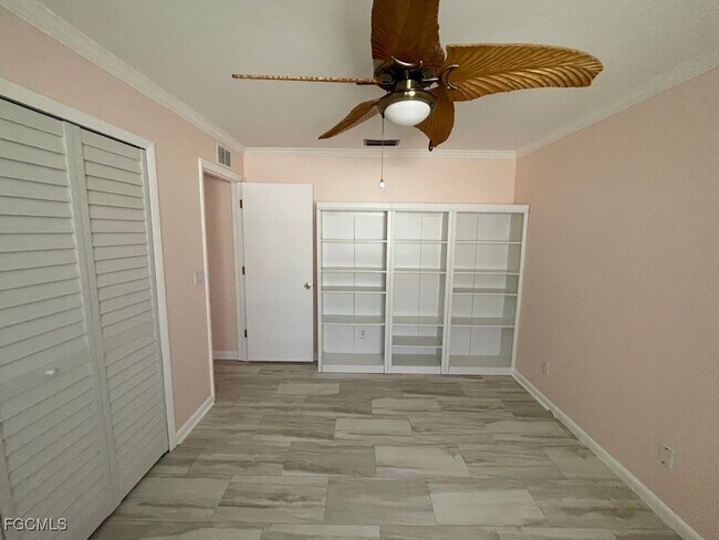 Building Photo - 2205 SW 2nd Terrace