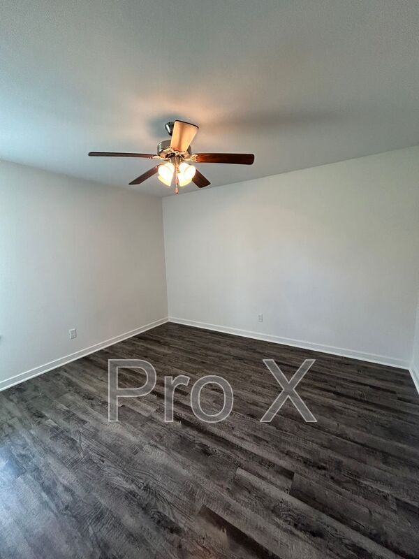Building Photo - 636 Hidden Springs Dr